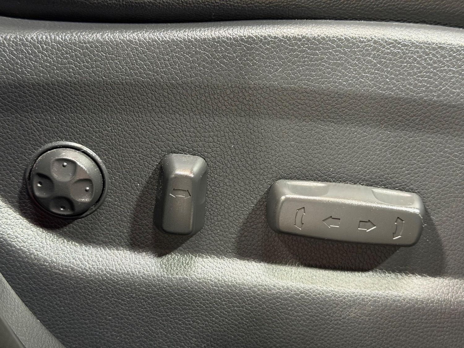 Used Hyundai Santa Fe 2014 for sale - 76620397: Photo 33