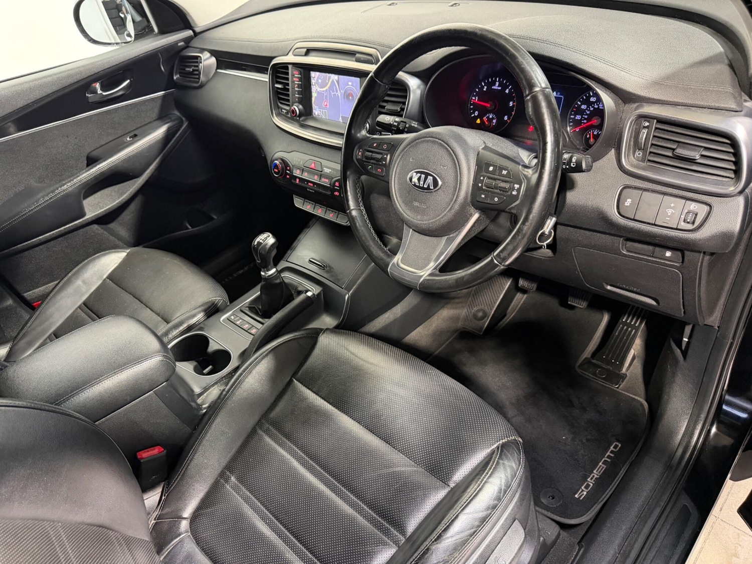 Used Kia Sorento 2017 for sale - 77238403: Photo 4