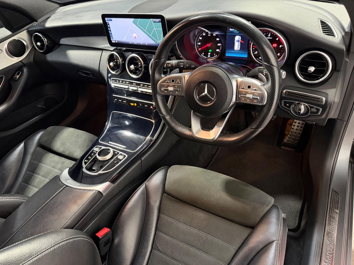 Used Mercedes-Benz C Class 2019 for sale - 77883232: Photo 4