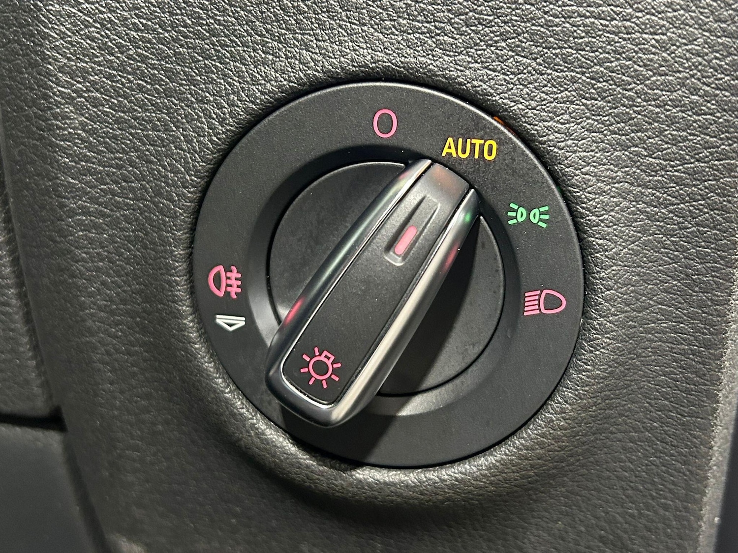 Used Audi Q7 2015 for sale - 77016844: Photo 31