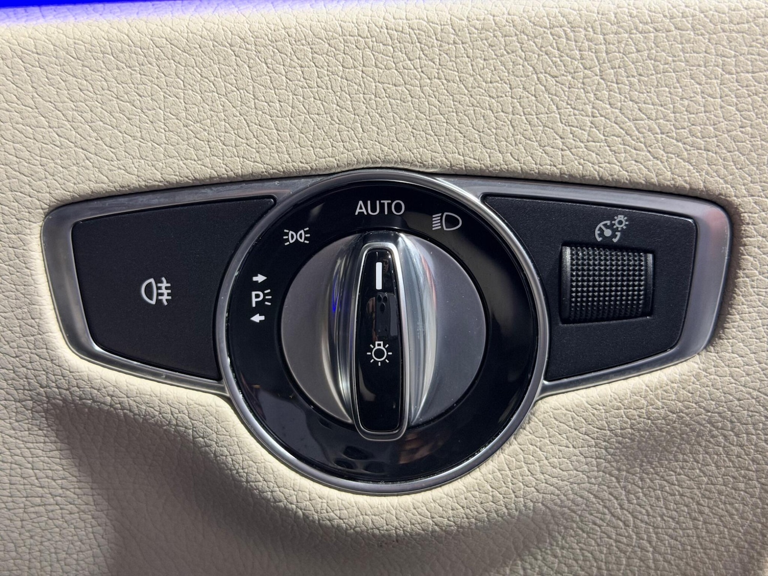 Used Mercedes-Benz E Class 2016 for sale - 77330832: Photo 34