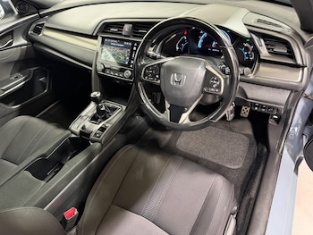 Used Honda Civic 2017 for sale - 76408696: Photo