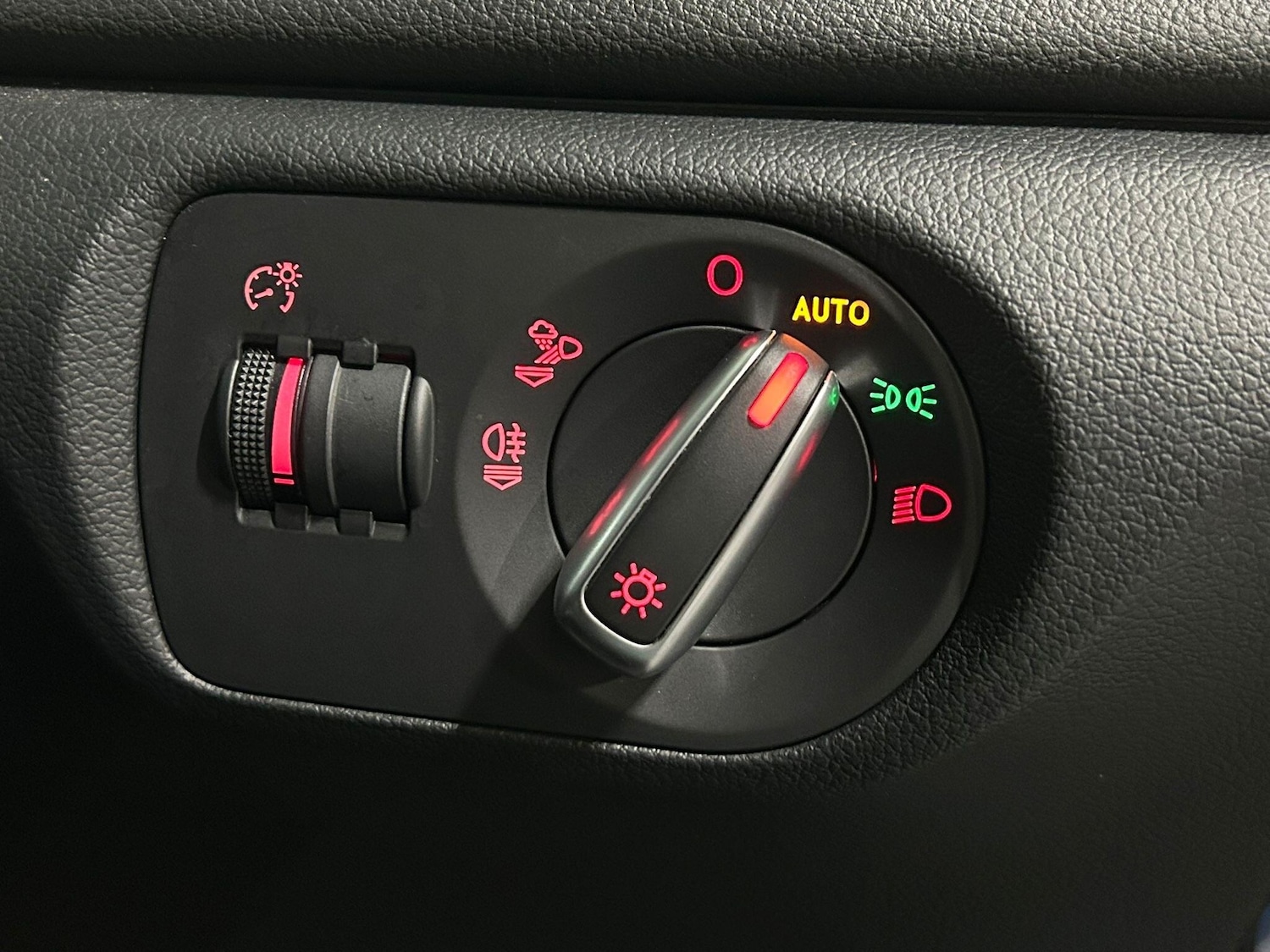 Used Audi Q3 2015 for sale - 77266979: Photo 29