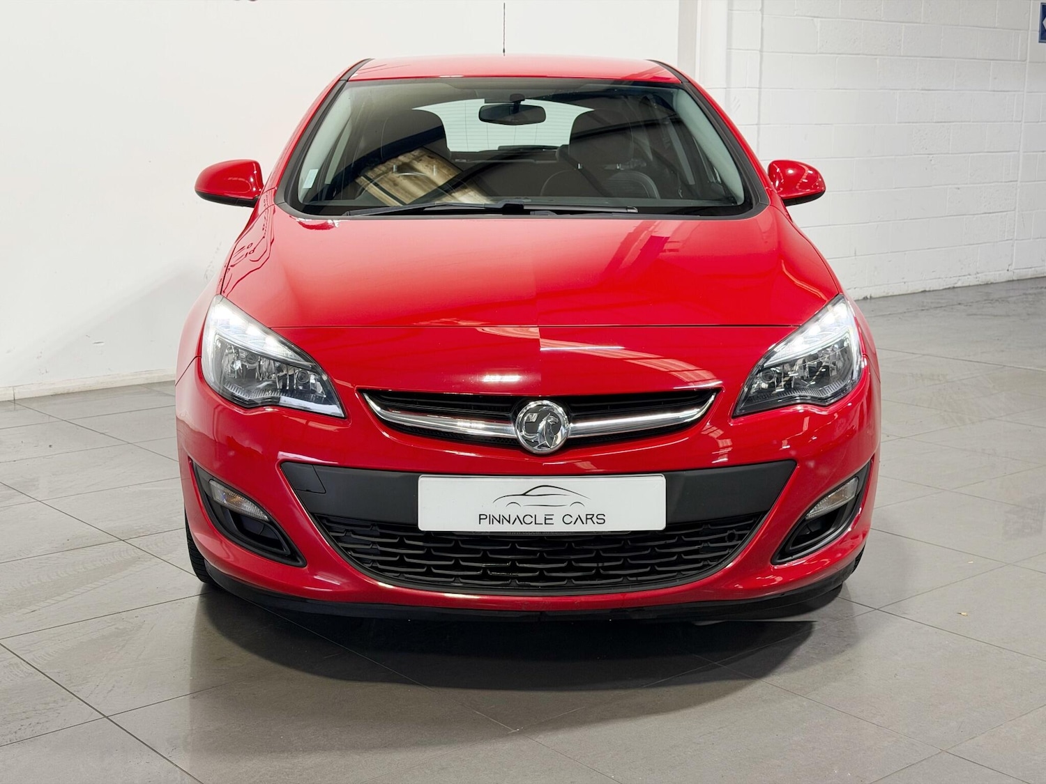 Used Vauxhall Astra 2014 for sale - 76457754: Photo 2
