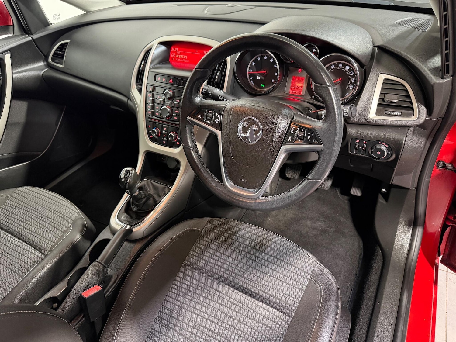 Used Vauxhall Astra 2014 for sale - 76457754: Photo 4