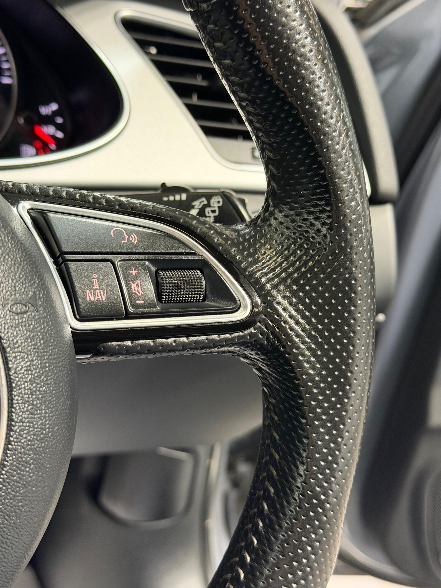 Used Audi A4 2015 for sale - 77015225: Photo 31