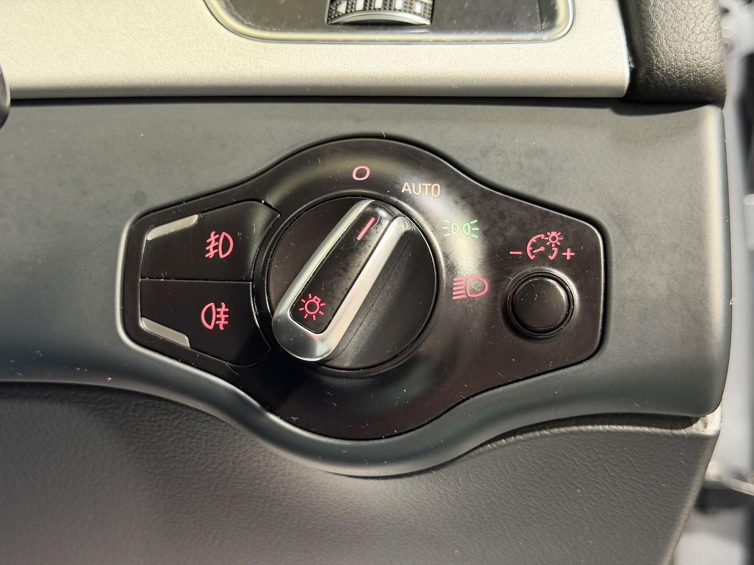 Used Audi A4 2015 for sale - 77015225: Photo 33