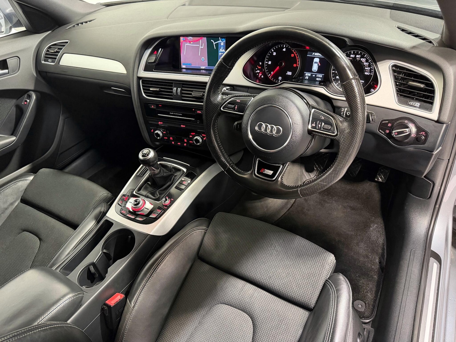 Used Audi A4 2015 for sale - 77015225: Photo 4