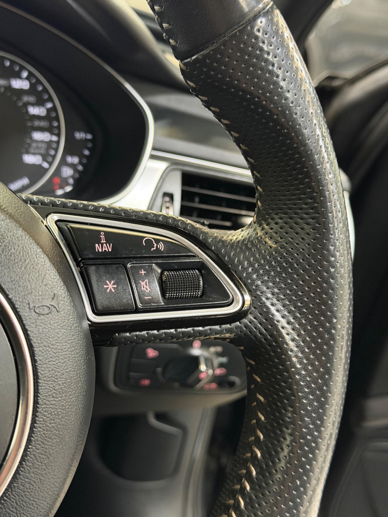 Used Audi A6 Saloon for sale - 78135507: Photo 30