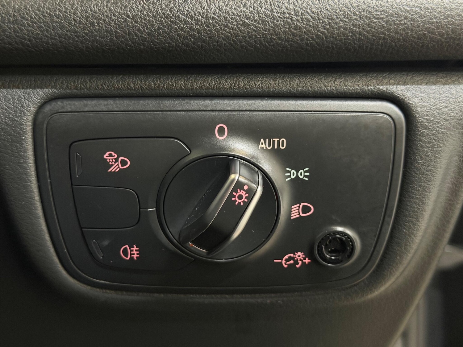 Used Audi A6 Saloon for sale - 78135507: Photo 34