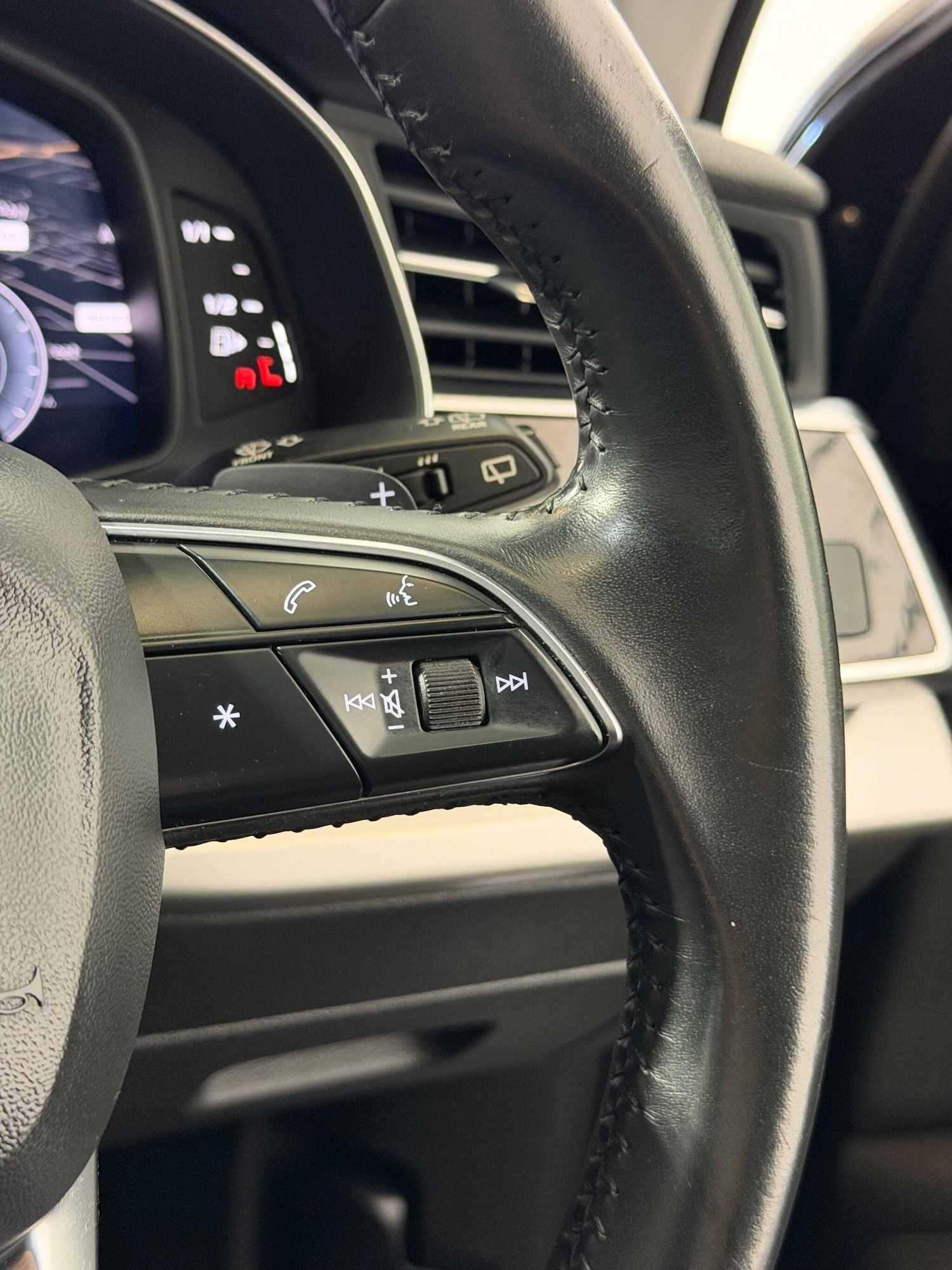 Used Audi Q7 2020 for sale - 76389293: Photo 28