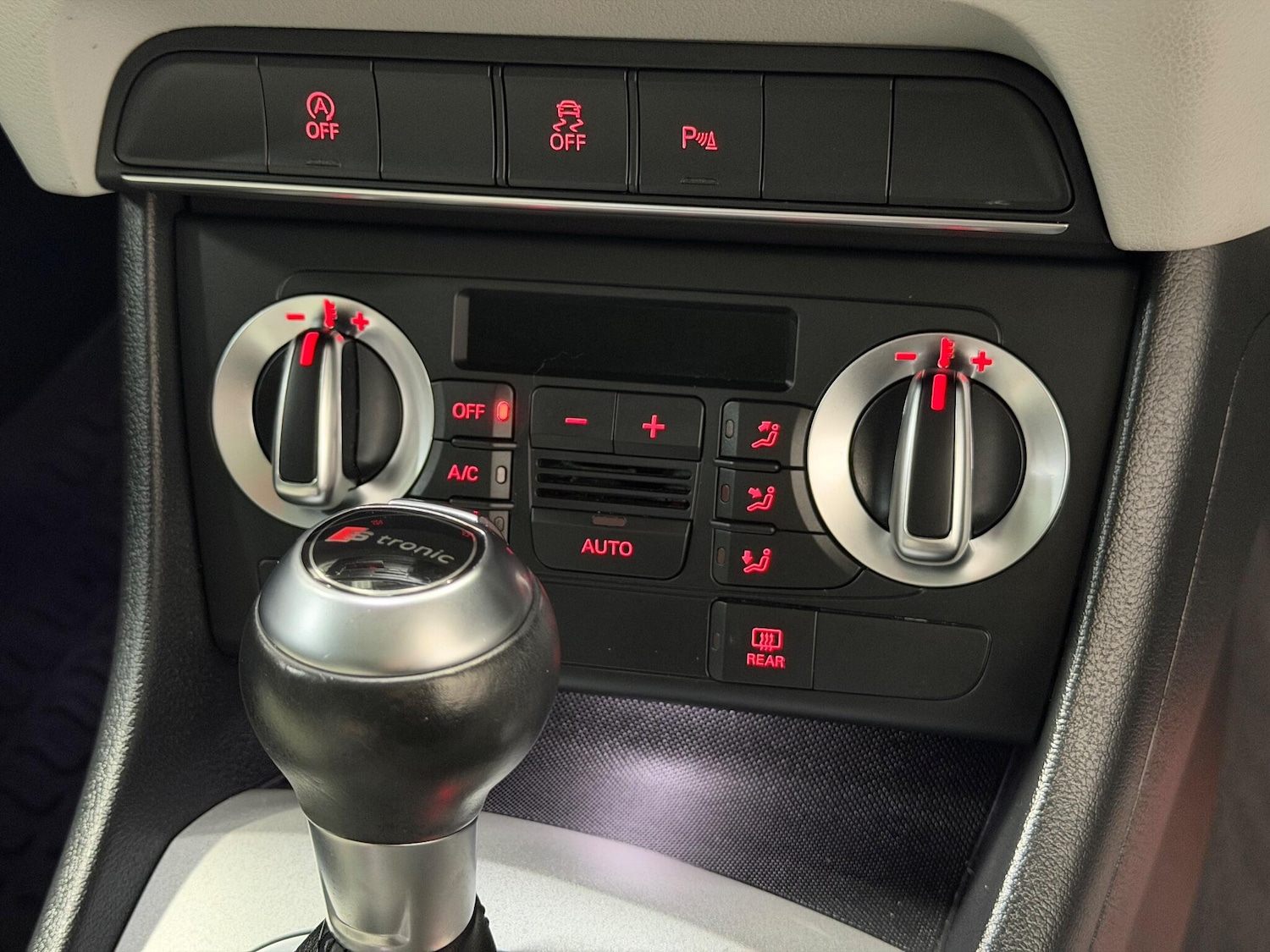 Used Audi Q3 2014 for sale - 76781504: Photo 25