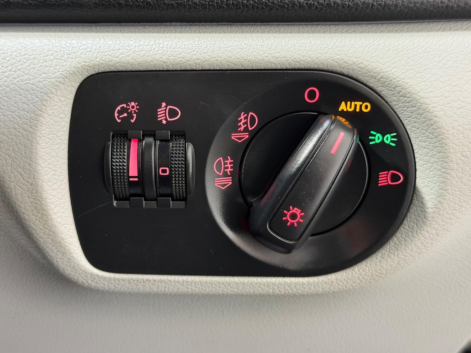 Used Audi Q3 2014 for sale - 76781504: Photo 28