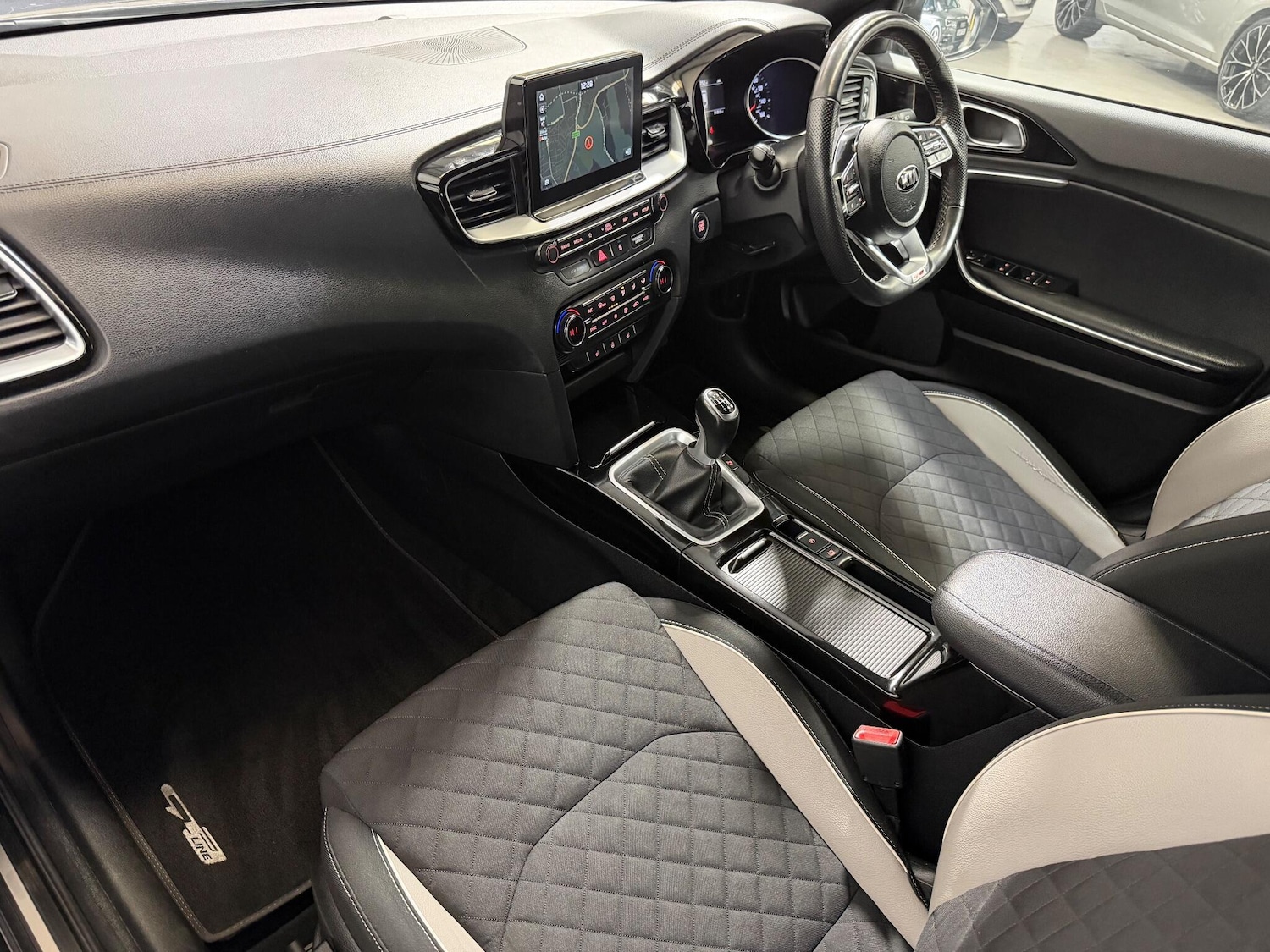 Used Kia Pro Ceed for sale - 77242420: Photo 17