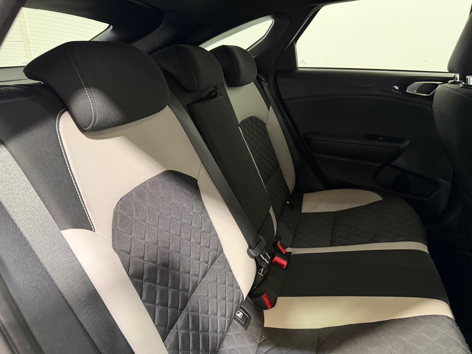 Used Kia Pro Ceed for sale - 77242420: Photo 21