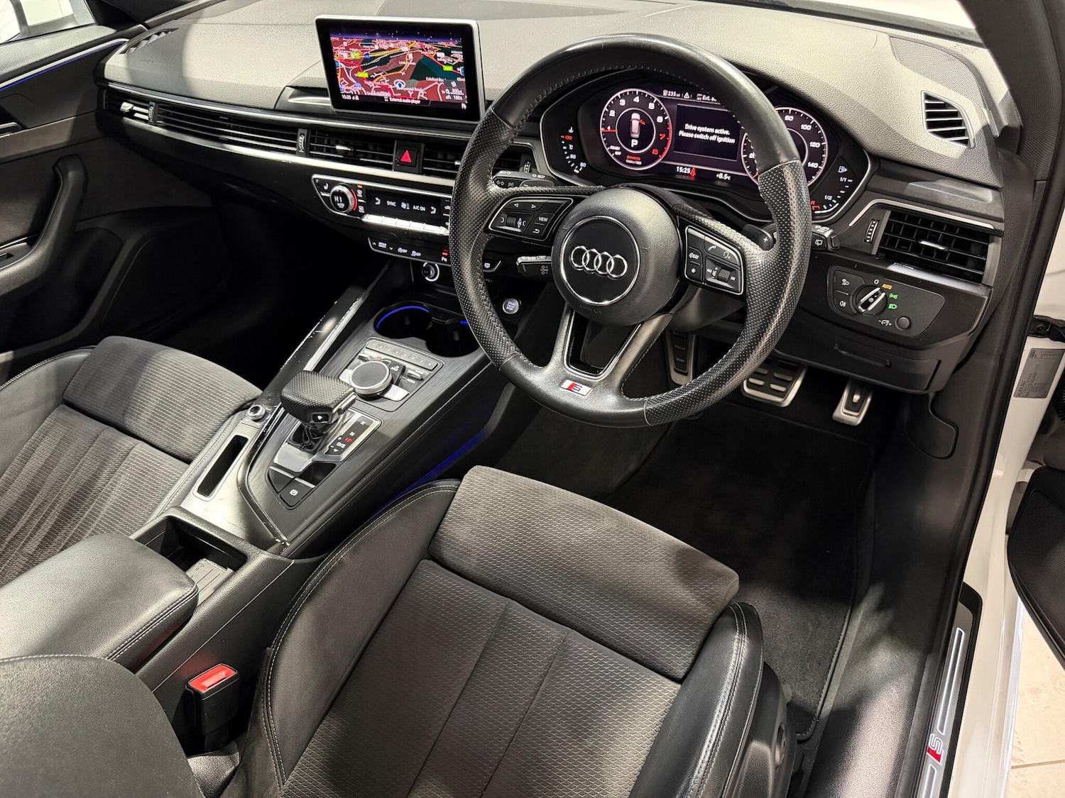 Used Audi A4 2017 for sale - 76743080: Photo 3