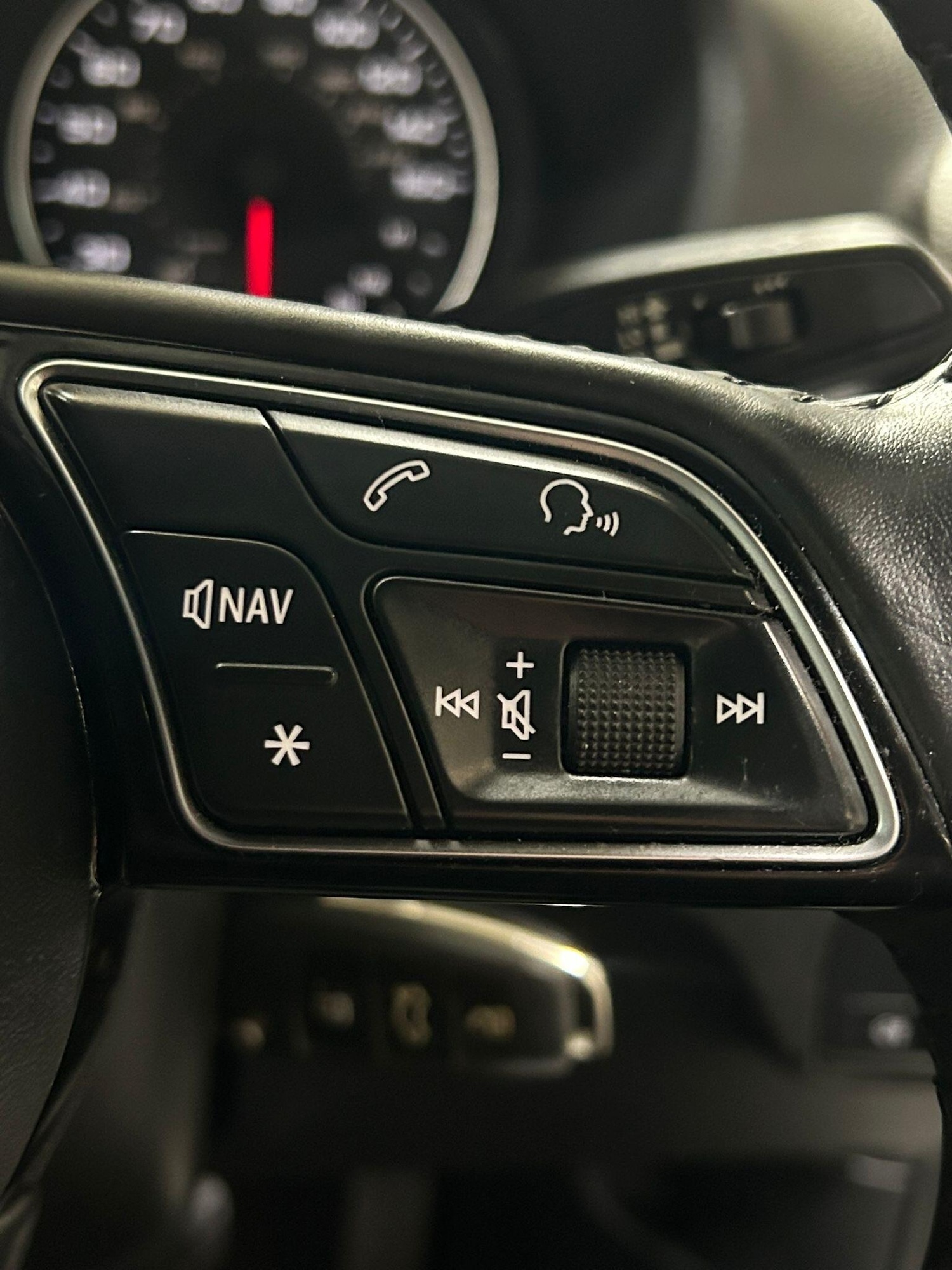 Used Audi Q2 for sale - 77925150: Photo 28