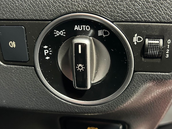 Used Mercedes-Benz CLA for sale - 76318104: Photo 29
