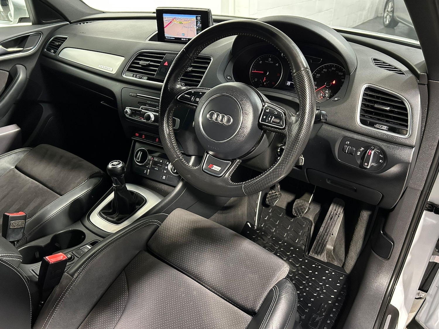 Used Audi Q3 2016 for sale - 76327073: Photo 4