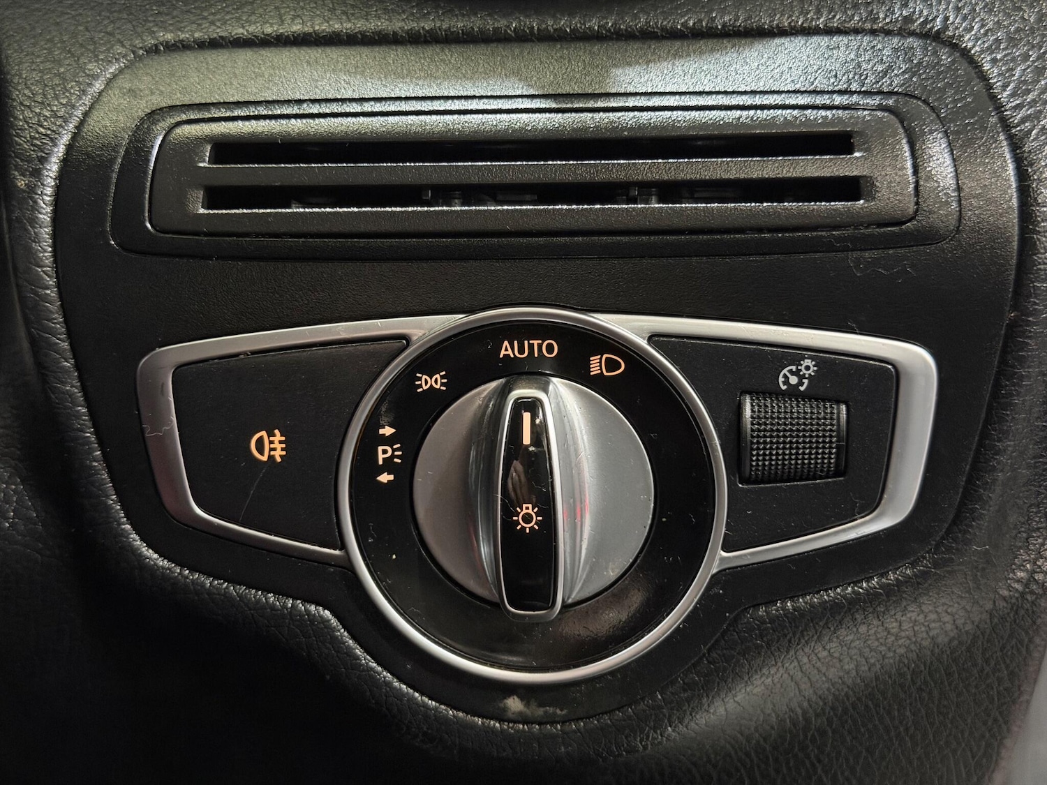 Used Mercedes-Benz C Class 2016 for sale - 77066770: Photo 30