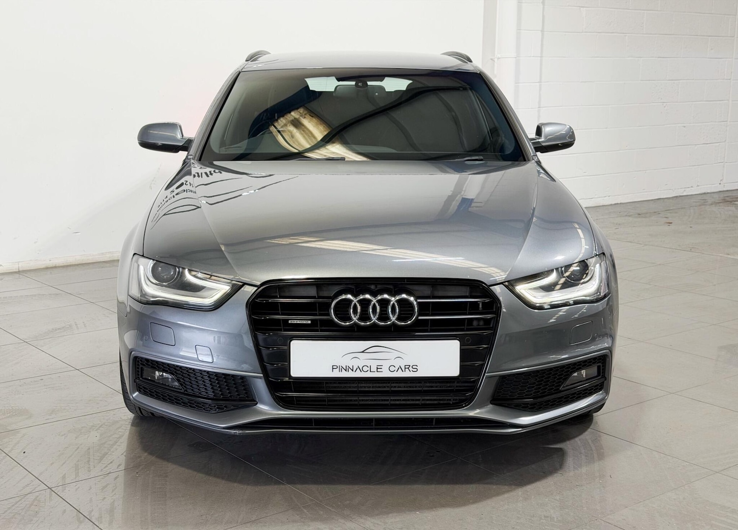 Used Audi A4 2013 for sale - 77970259: Photo 2