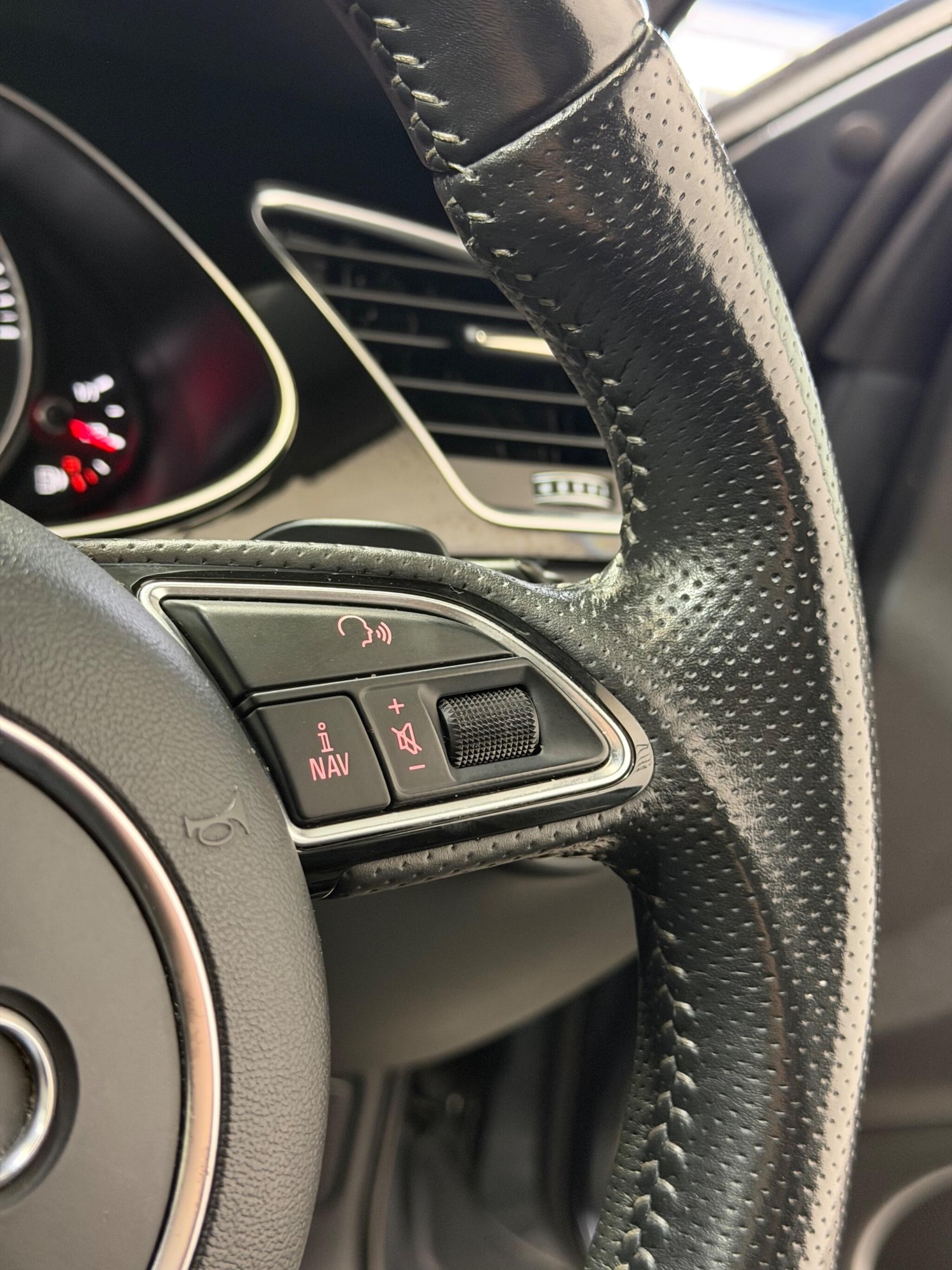 Used Audi A4 2013 for sale - 77970259: Photo 27