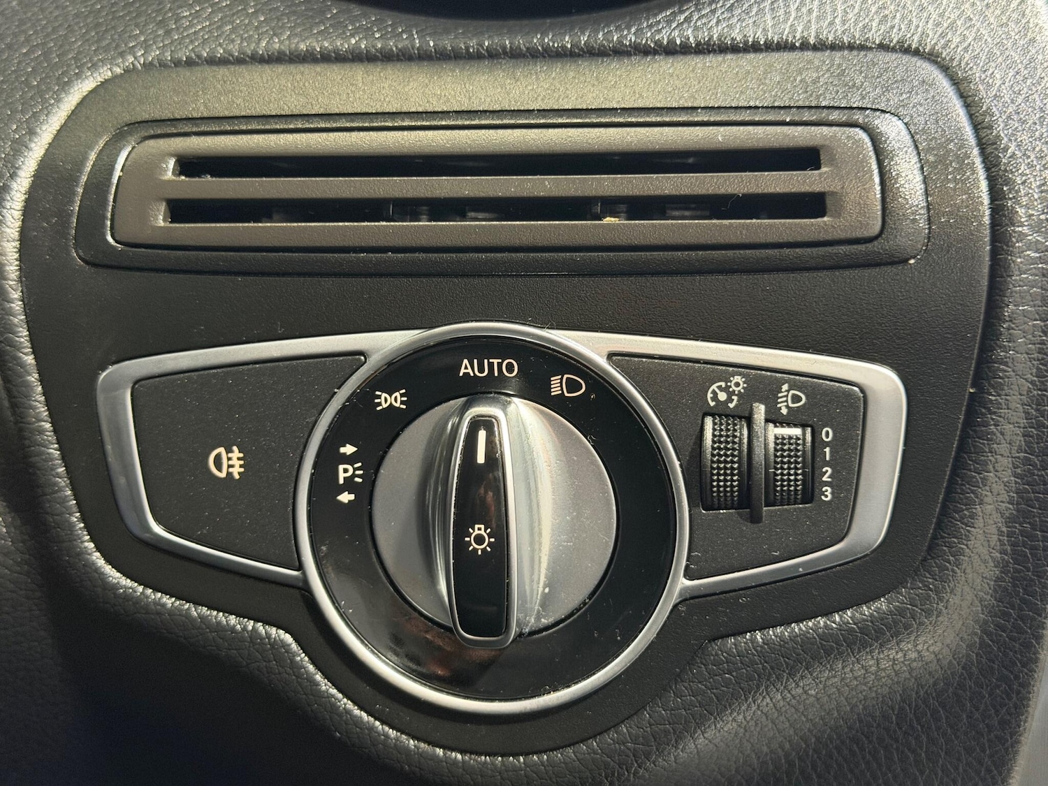 Used Mercedes-Benz C Class 2016 for sale - 76743591: Photo 29