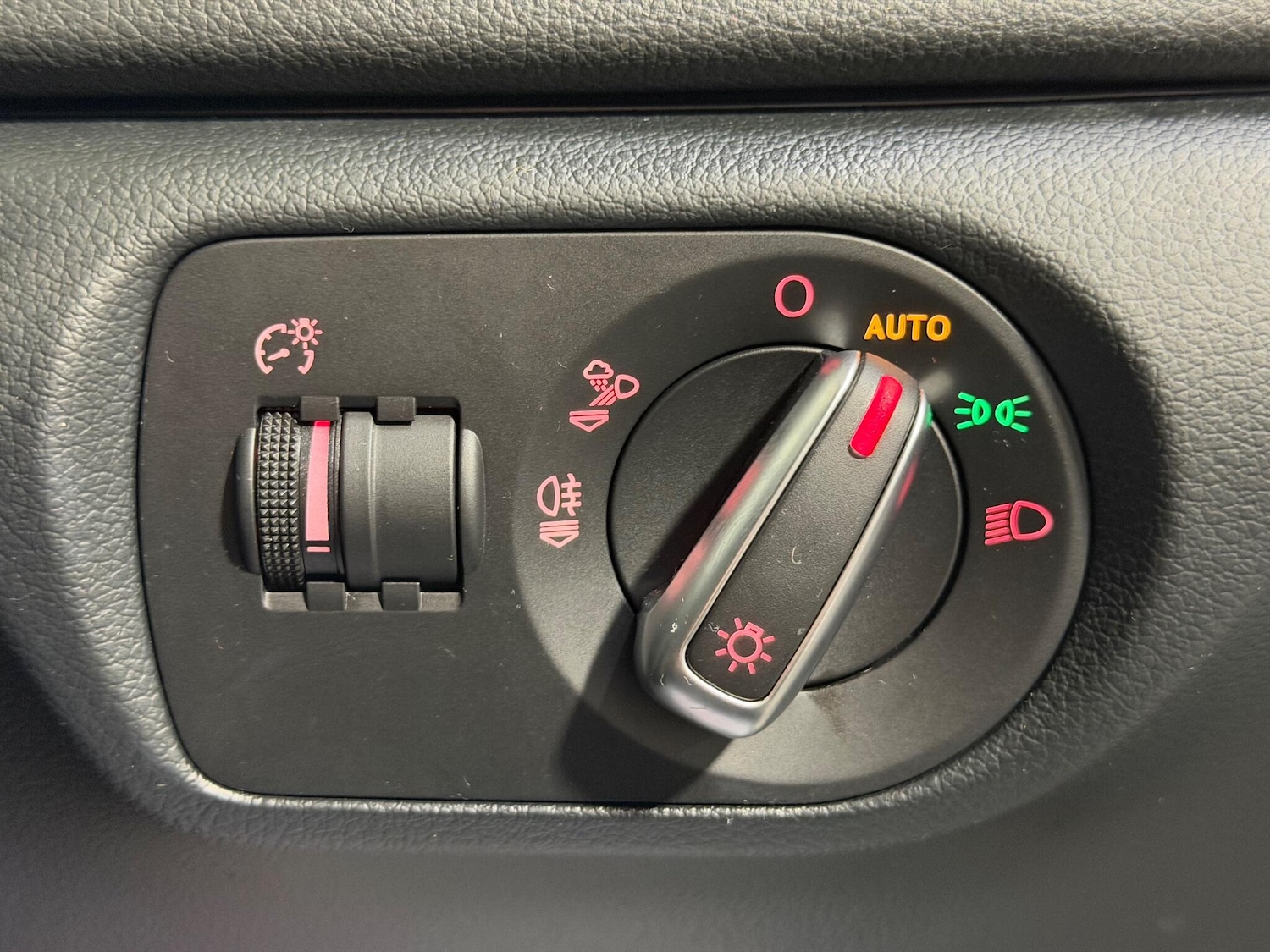 Used Audi Q3 2018 for sale - 77040366: Photo 32