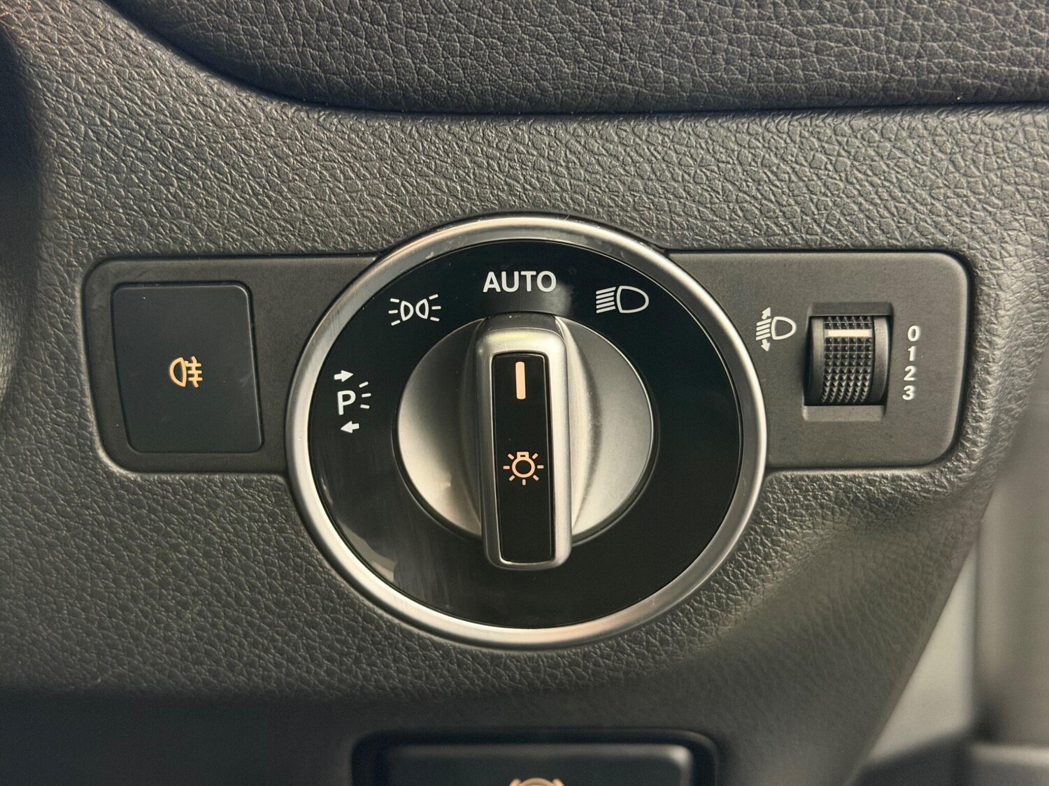 Used Mercedes-Benz CLA 2017 for sale - 77908878: Photo 19