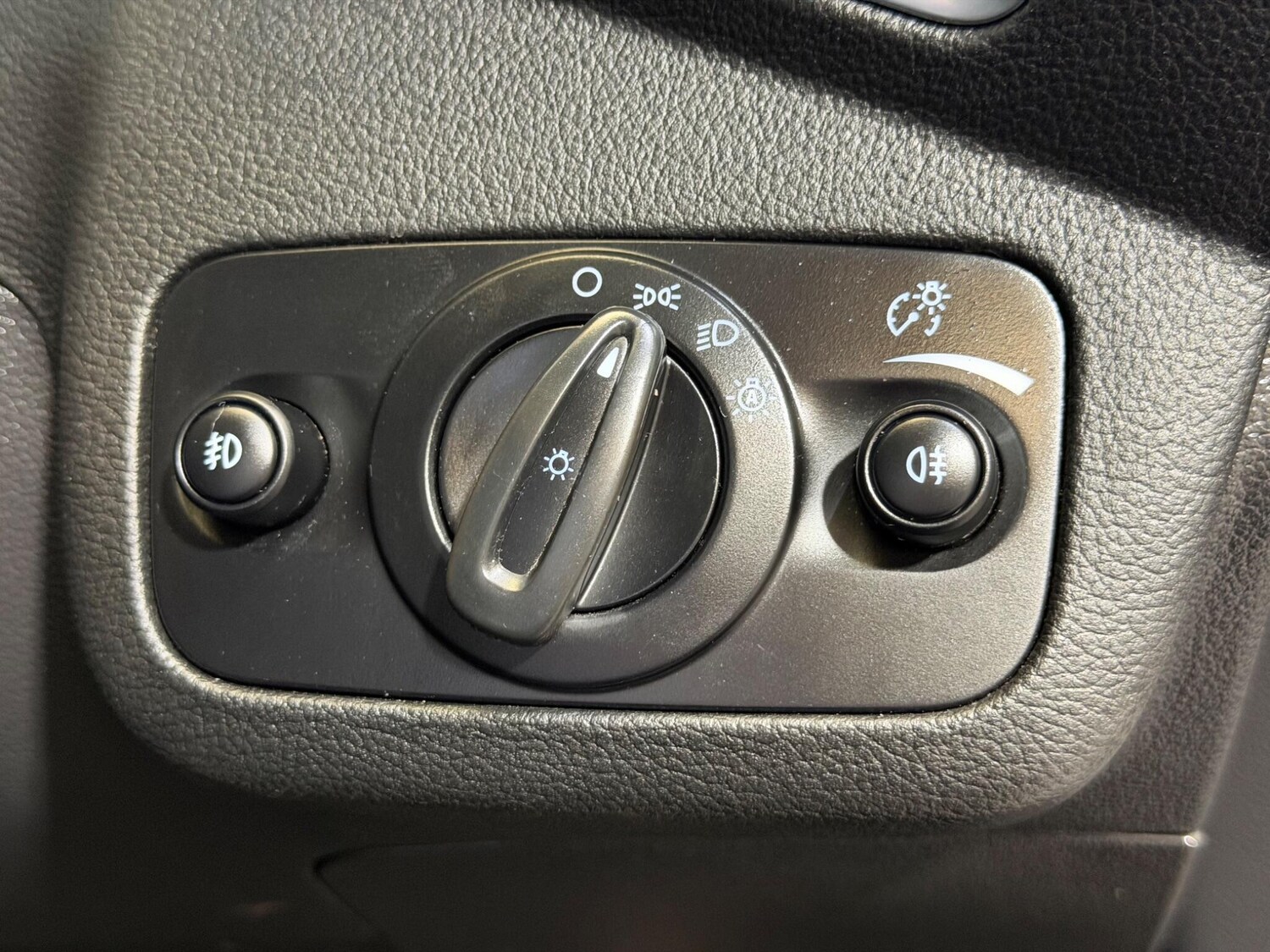 Used Ford Kuga 2015 for sale - 78170715: Photo 32