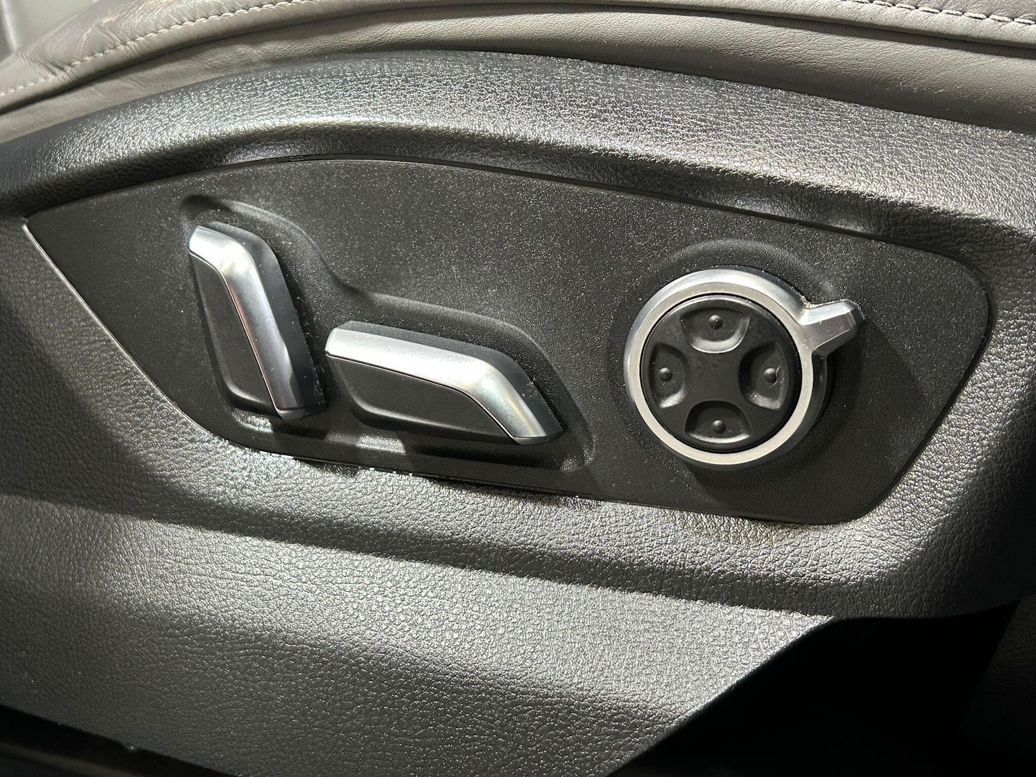 Used Audi Q7 2016 for sale - 77163147: Photo 34