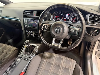 Used Volkswagen Golf 2015 for sale - 79497116: Photo