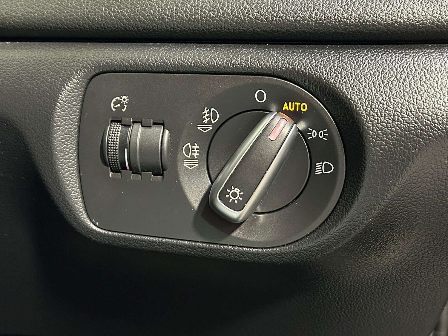 Used Audi Q3 2014 for sale - 77242767: Photo 29