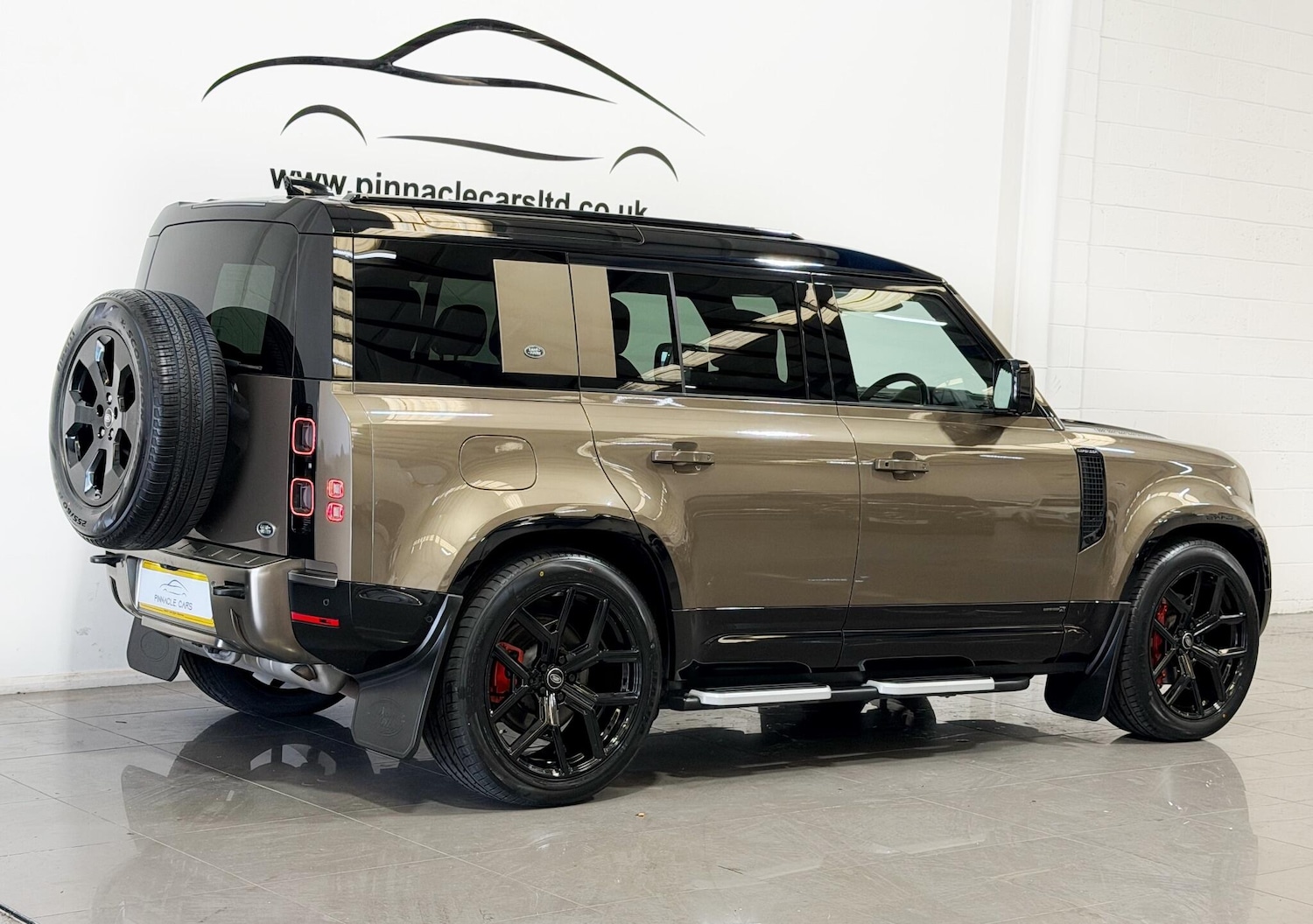 Used Land Rover Defender 110 2020 for sale - 76349850: Photo 12