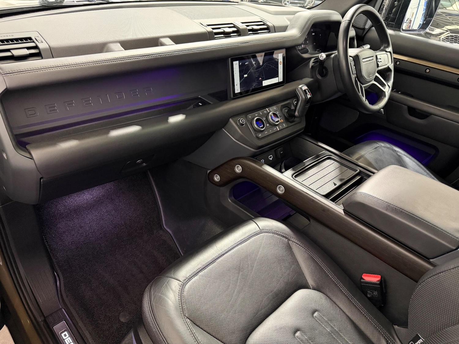 Used Land Rover Defender 110 2020 for sale - 76349850: Photo 21