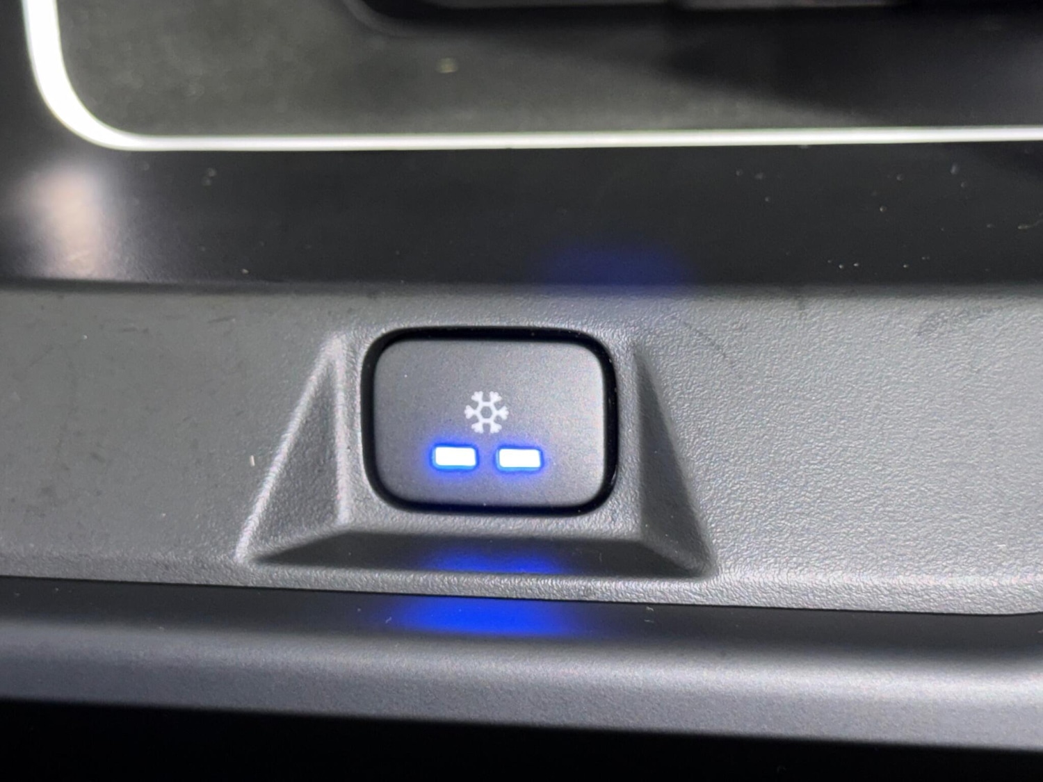 Used Land Rover Defender 110 2020 for sale - 76349850: Photo 42