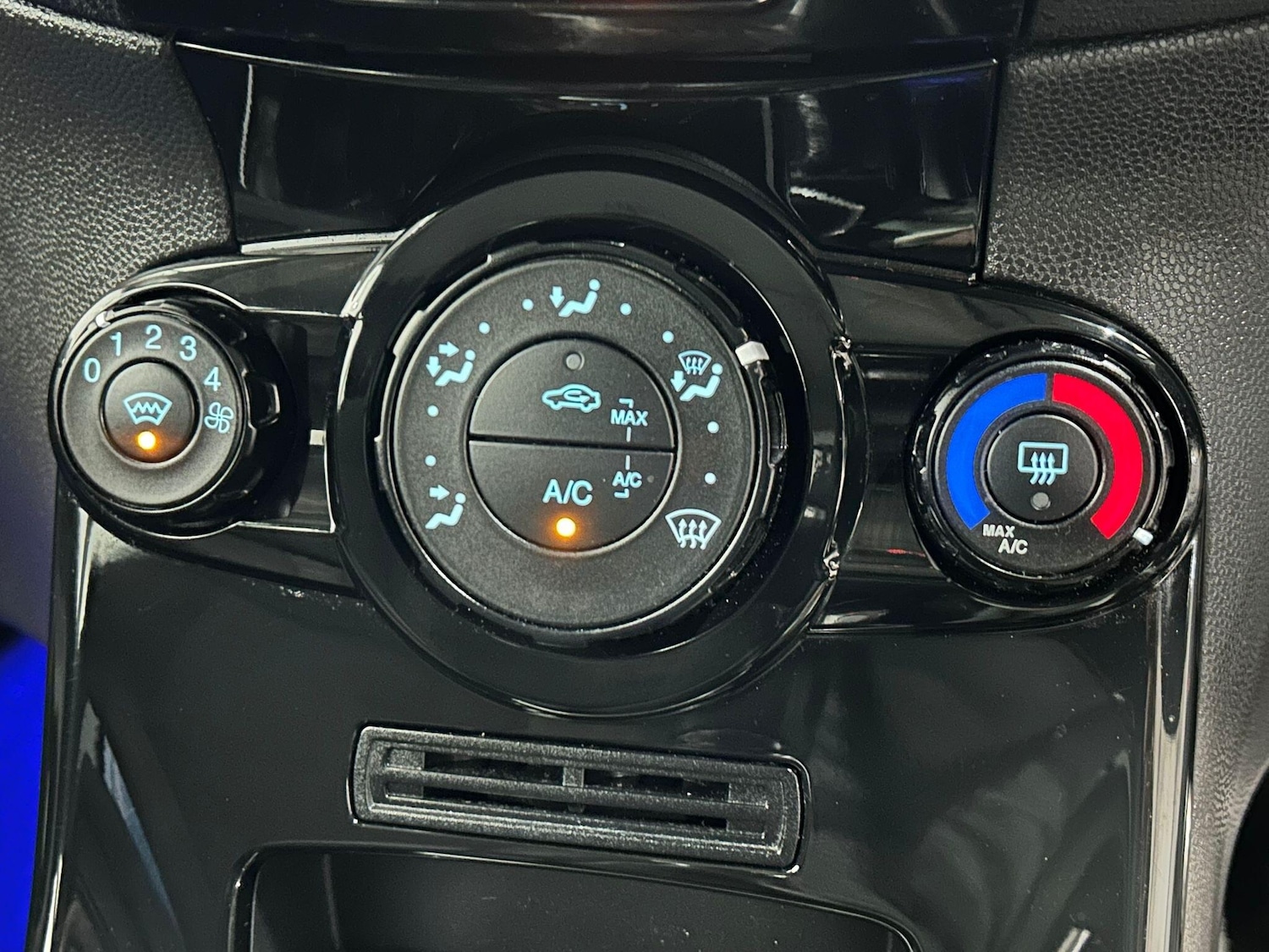 Used Ford Fiesta 2014 for sale - 77120676: Photo 18