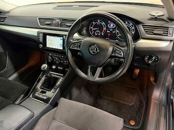 Used Skoda Superb 2015 for sale - 78934235: Photo