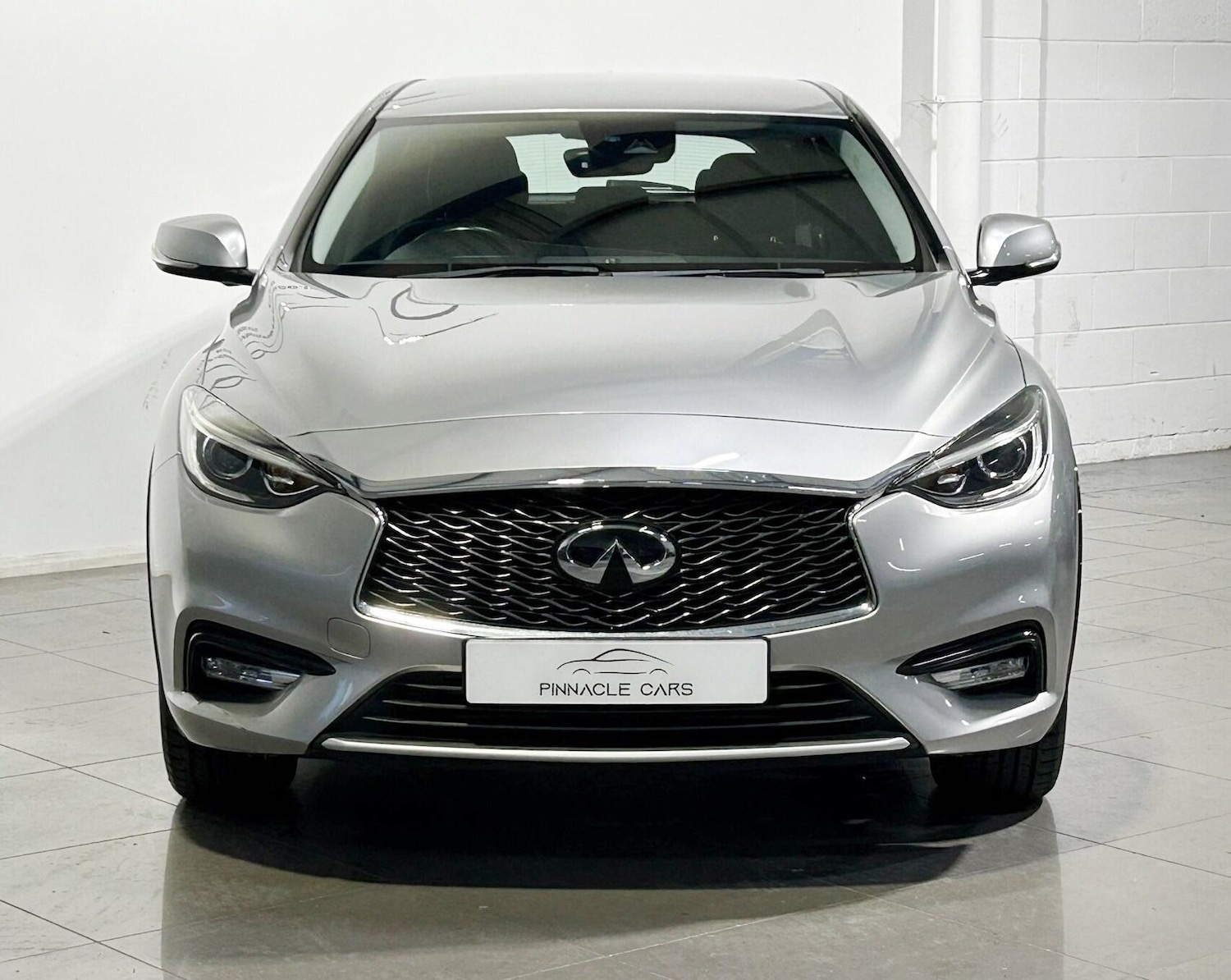 Used Infiniti Q30 2016 for sale - 76399292: Photo 2