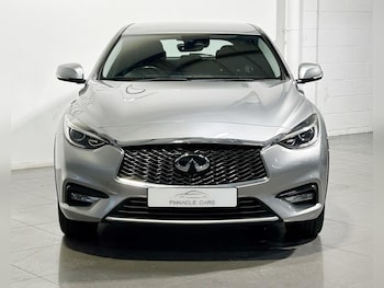 Used Infiniti Q30 2016 for sale - 76399292: Photo