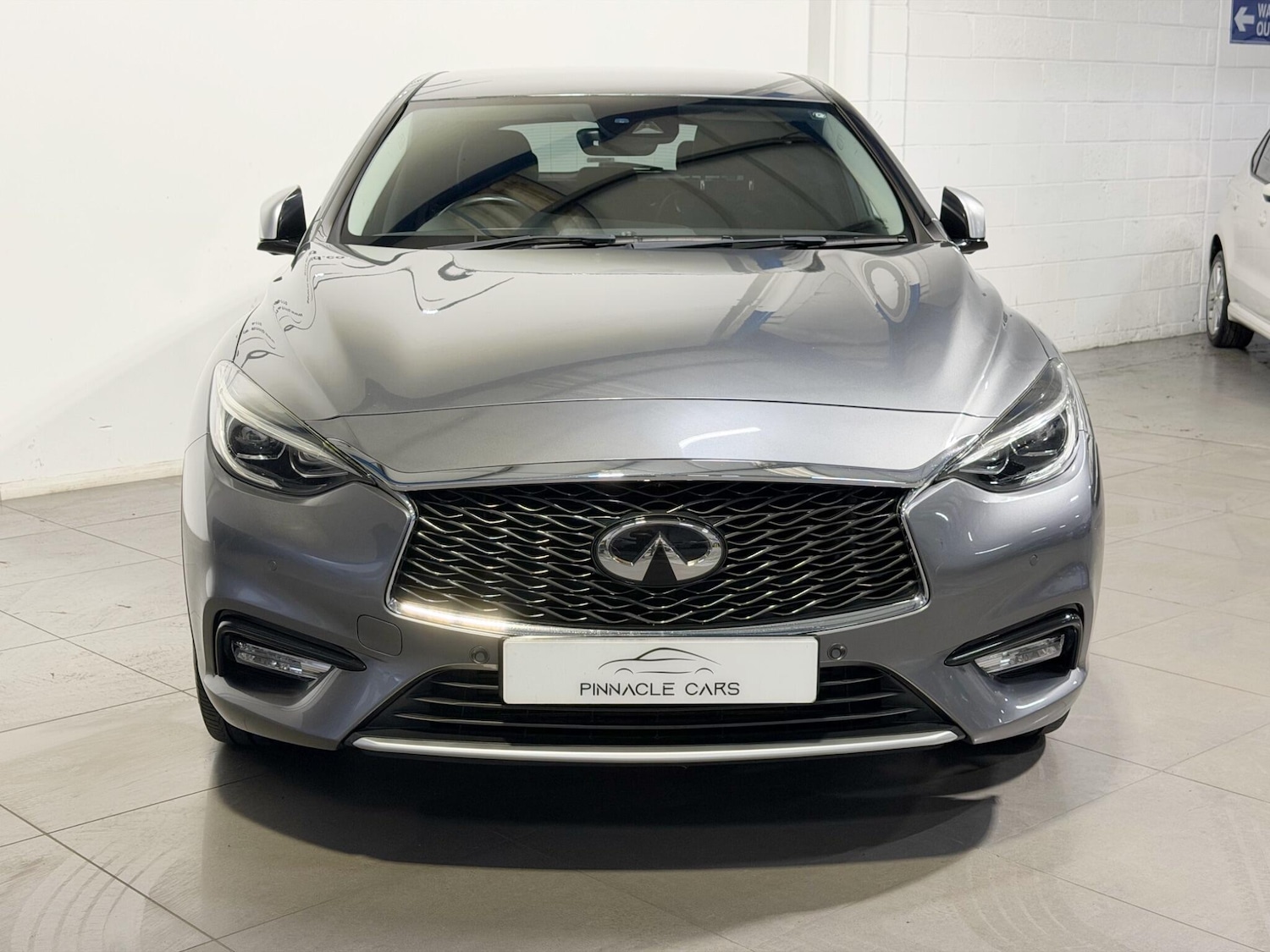 Used Infiniti Q30 2016 for sale - 77386500: Photo 2