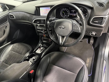 Used Infiniti Q30 2016 for sale - 77386500: Photo