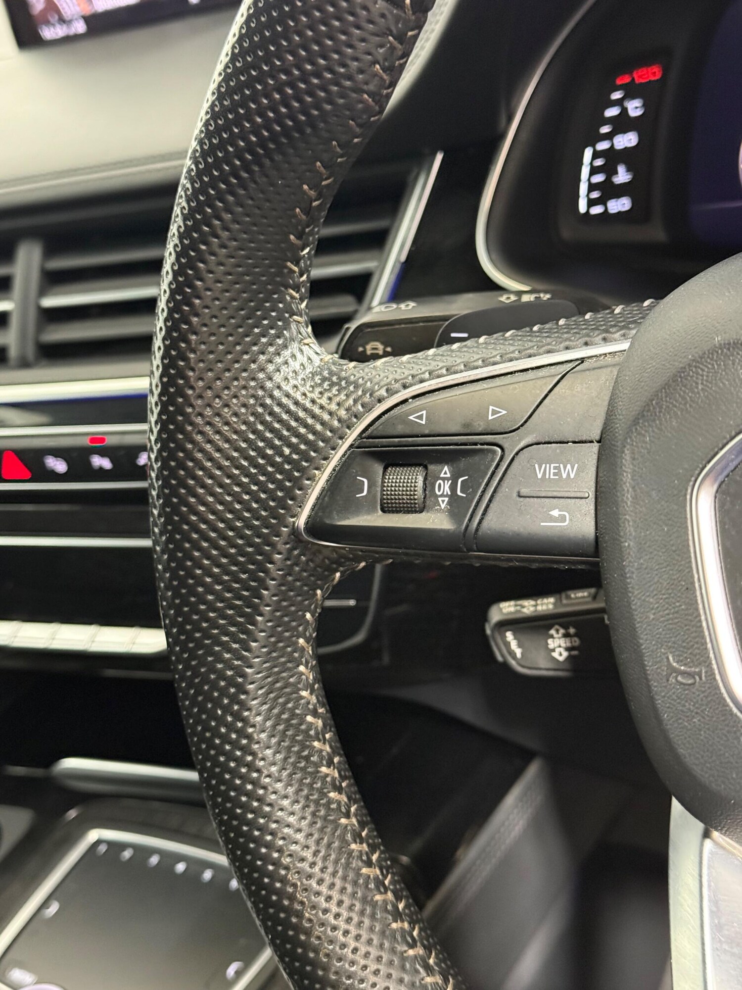 Used Audi Q7 2018 for sale - 76060990: Photo 38