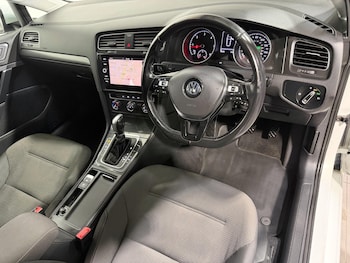 Used Volkswagen Golf 2019 for sale - 76952432: Photo