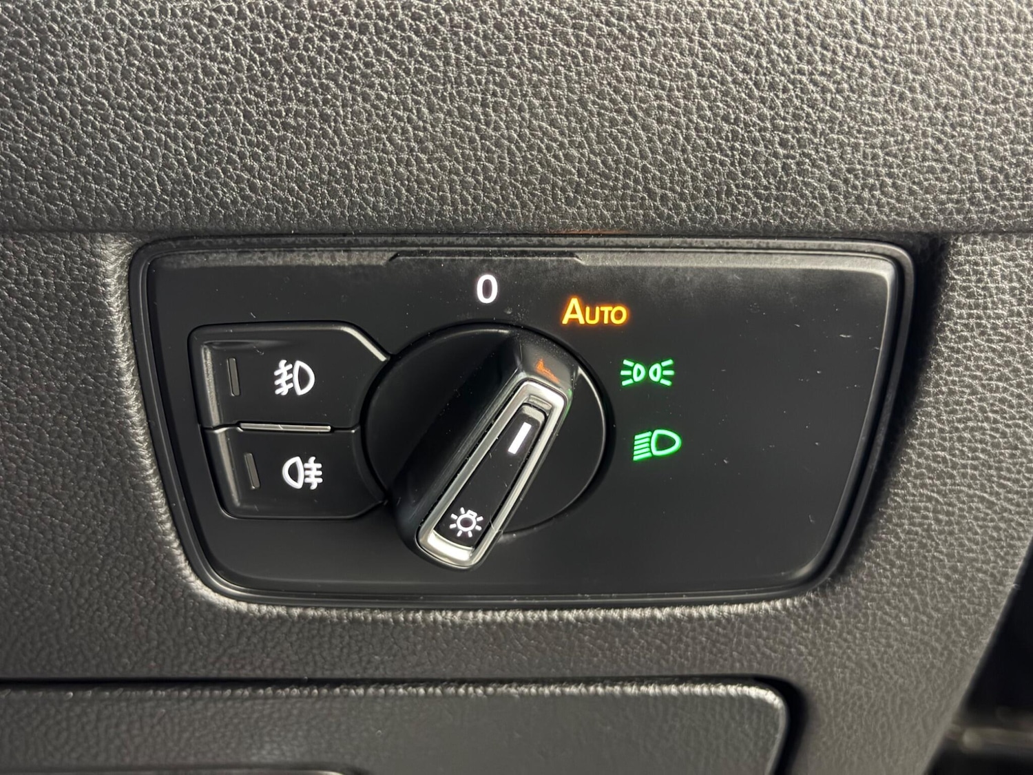 Used Volkswagen Passat for sale - 77671439: Photo 32