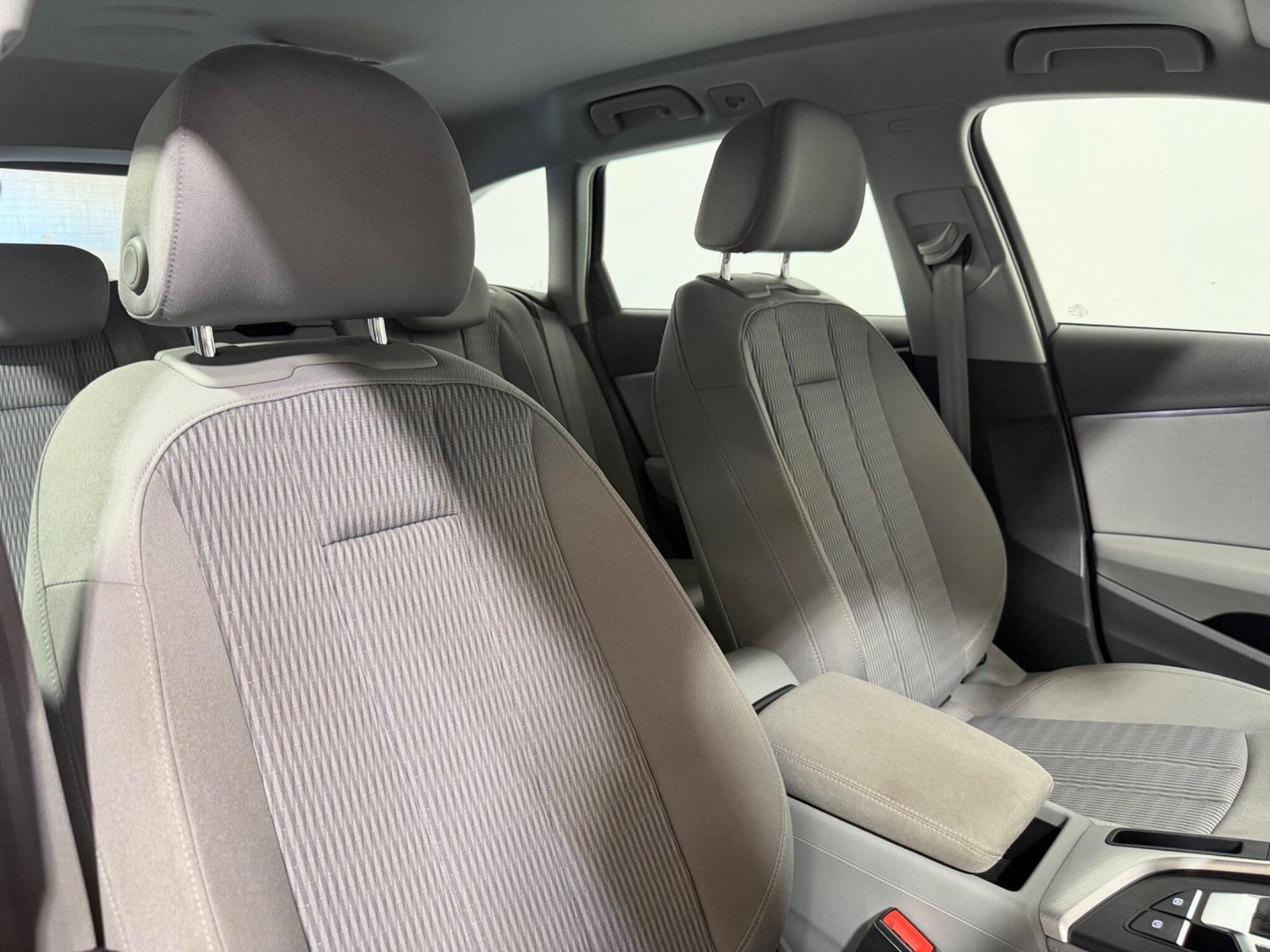 Used Audi A4 2017 for sale - 78072678: Photo 8