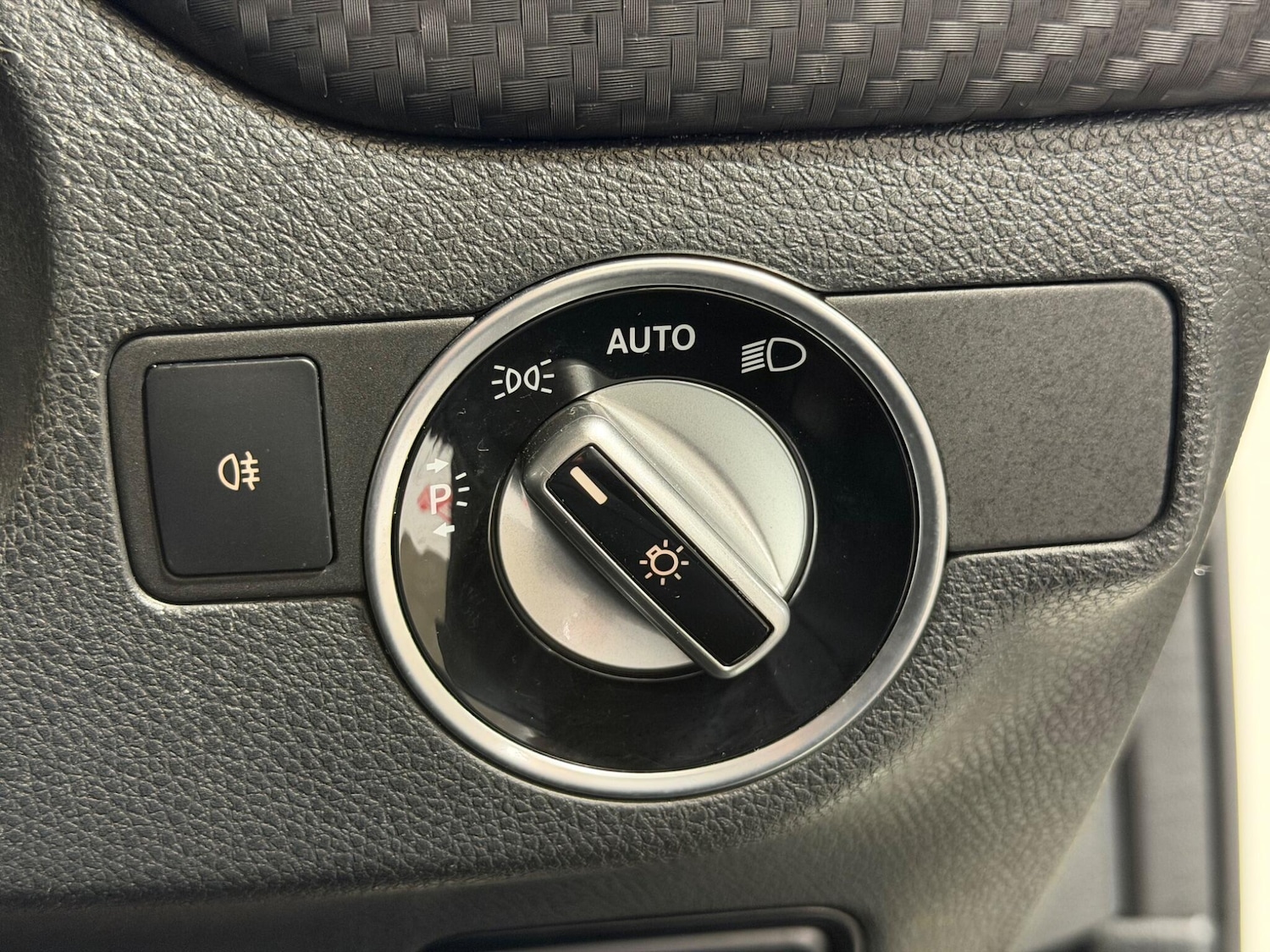 Used Mercedes-Benz A-Class 2015 for sale - 77377425: Photo 30