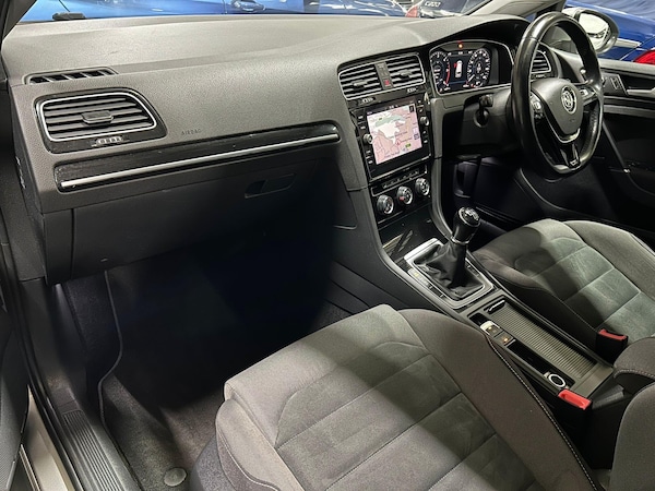 Used Volkswagen Golf 2018 for sale - 75990947: Photo 26