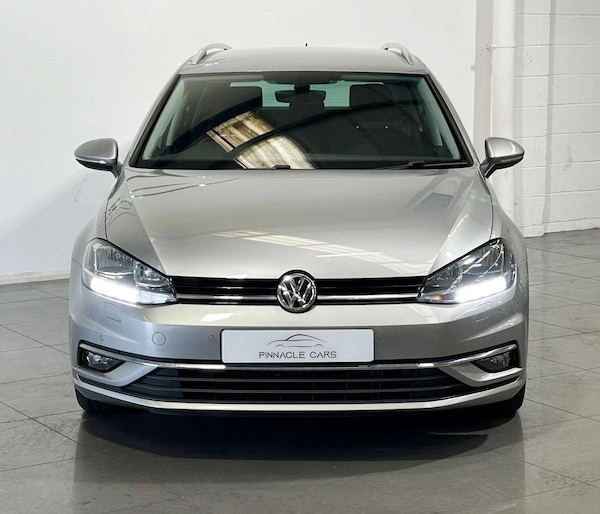Used Volkswagen Golf 2018 for sale - 75990947: Photo 2