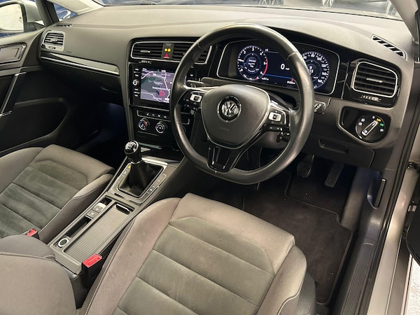 Used Volkswagen Golf 2018 for sale - 75990947: Photo 4